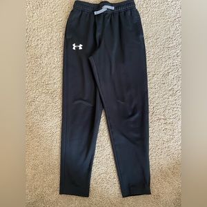 Youth small Under Armour fitted pants. Great condition